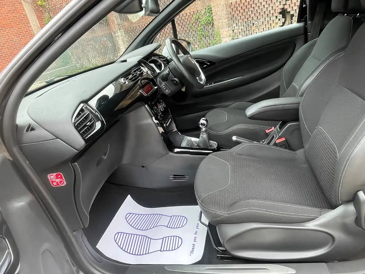 2013-citroen-ds3-16-dstyle-plus-vti-big-21