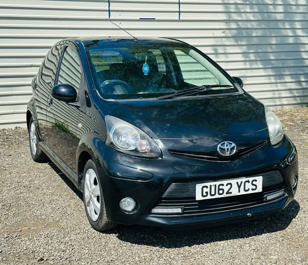 2012-toyota-aygo-10-aygo-fire-5d-big-2