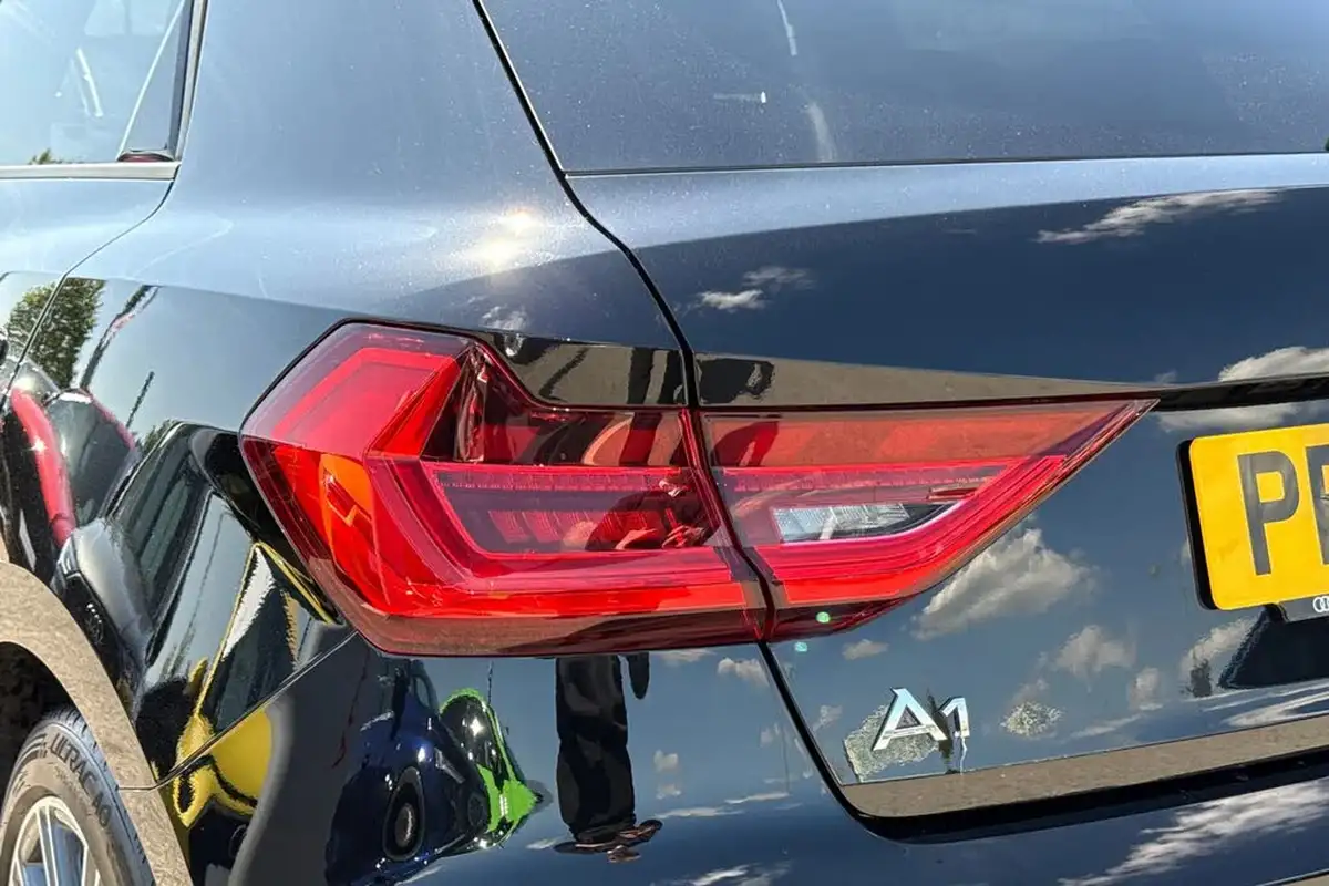 2025-audi-a1-15-35-tfsi-s-line-big-6