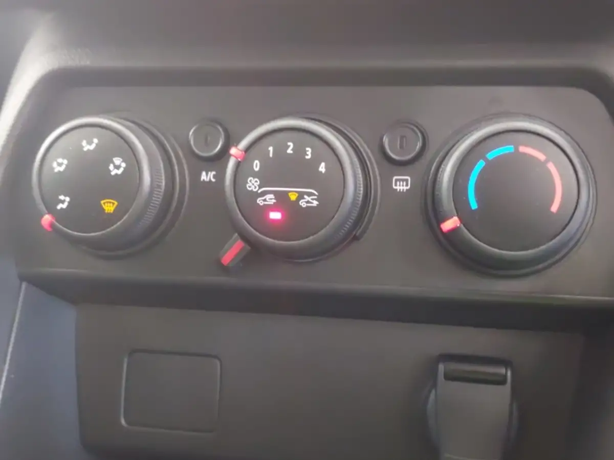 2023-dacia-sandero-10-tce-expression-90bhp-big-14