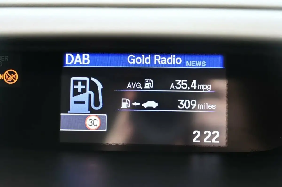 2017-honda-cr-v-16i-dtec-black-edition-big-25