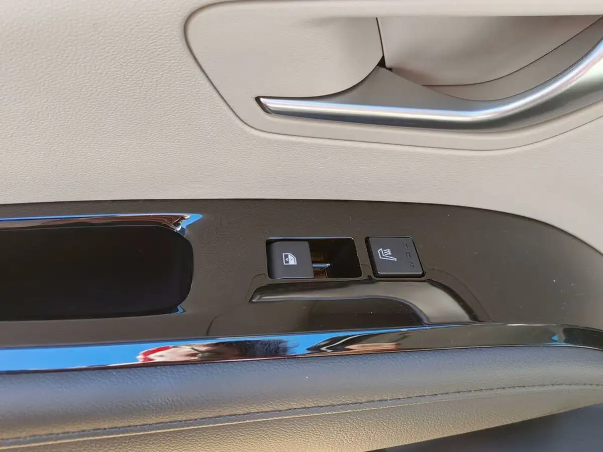 2025-hyundai-tucson-16-t-gdi-ultimate-160ps-4wd-48v-mhev-auto-big-32