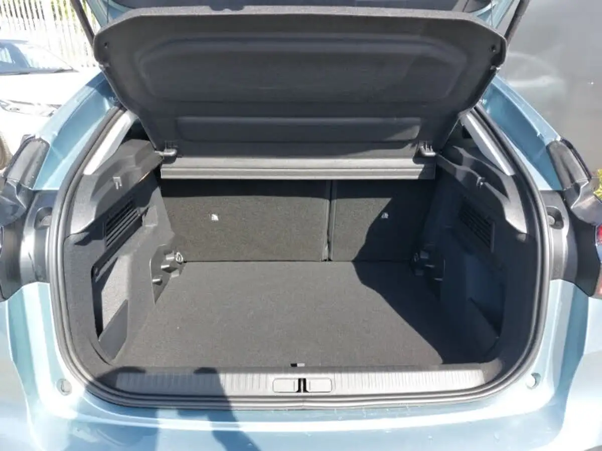 2022-citroen-c4-12-puretech-shine-130ps-big-7