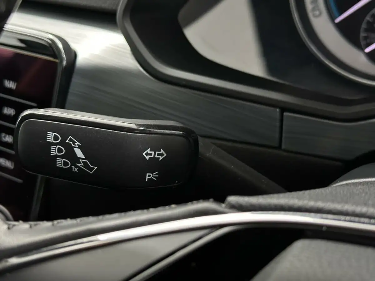 2020-skoda-superb-14-tsi-se-technology-estate-big-11