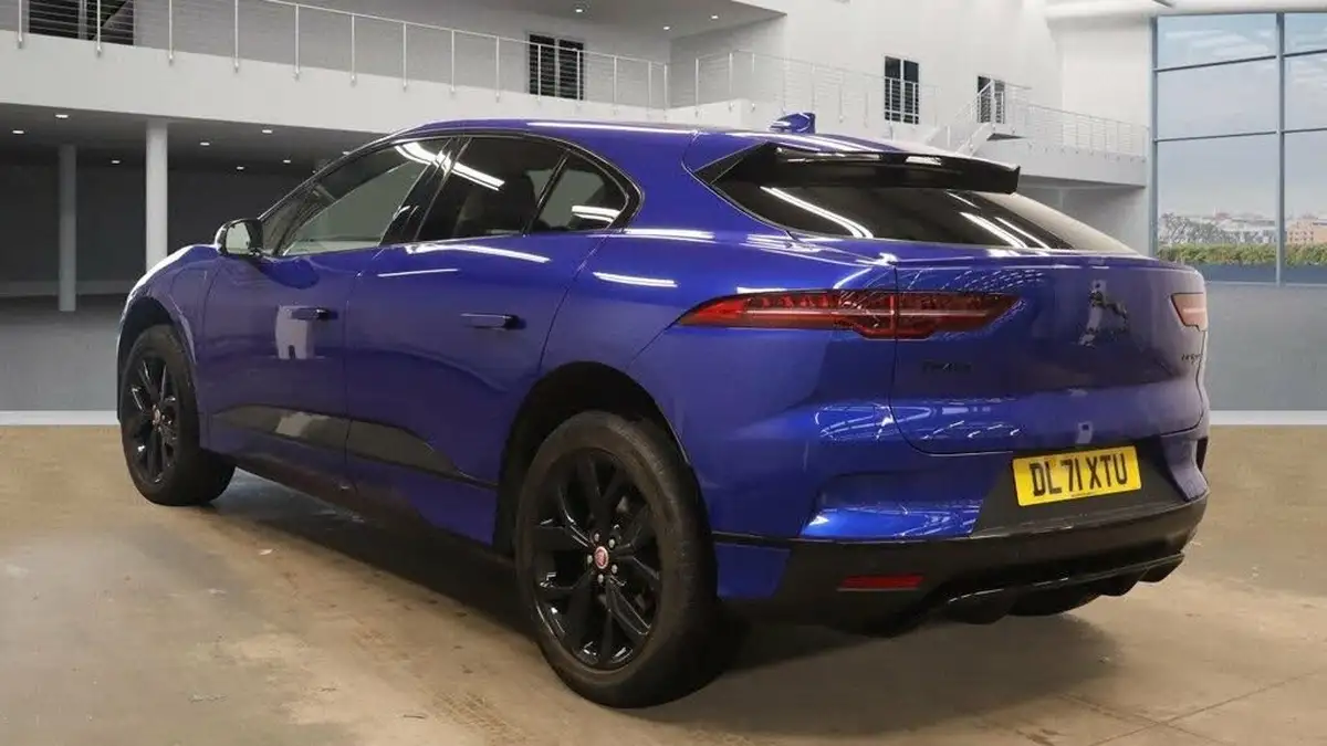2021-jaguar-i-pace-ev400-black-big-3