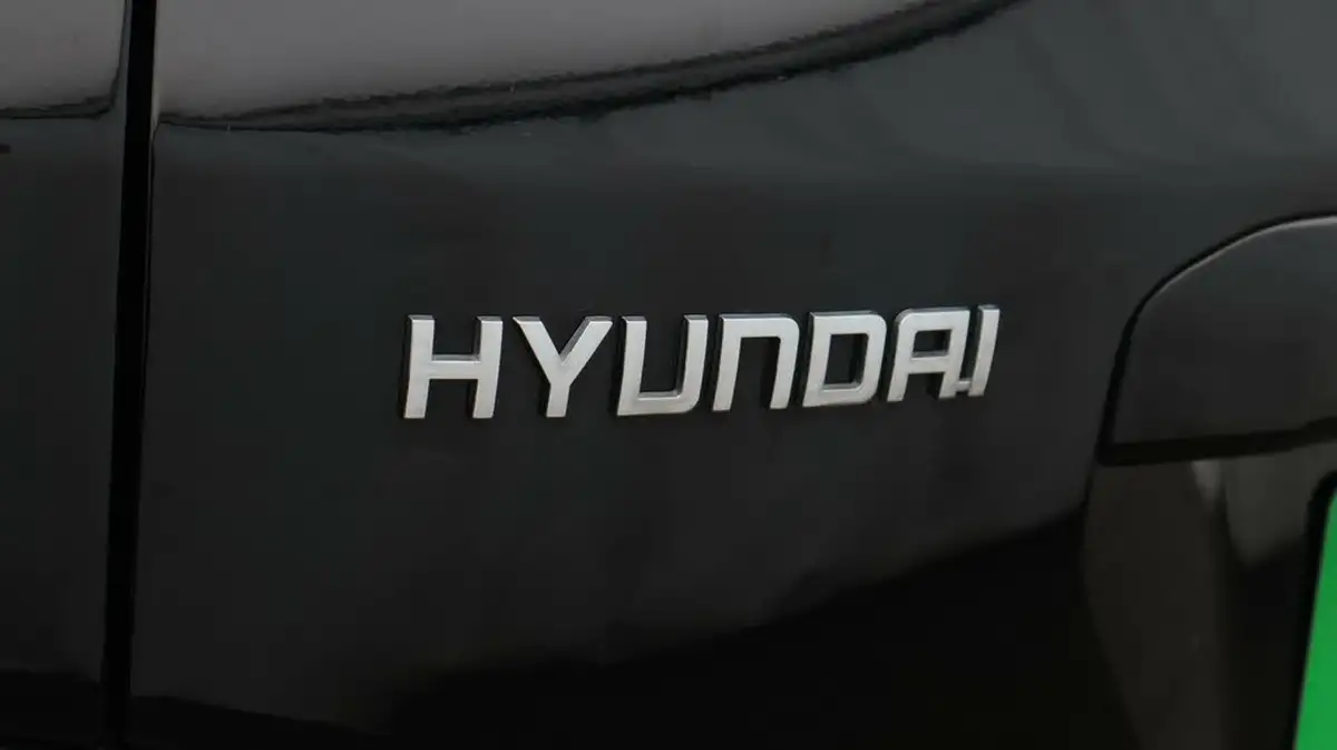2023-hyundai-kona-e-ultimate-204ps-64kwh-105kw-obc-big-22