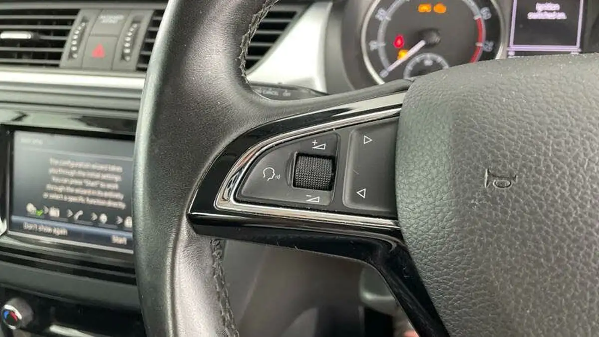2018-skoda-rapid-spaceback-10-tsi-se-tech-109ps-big-22