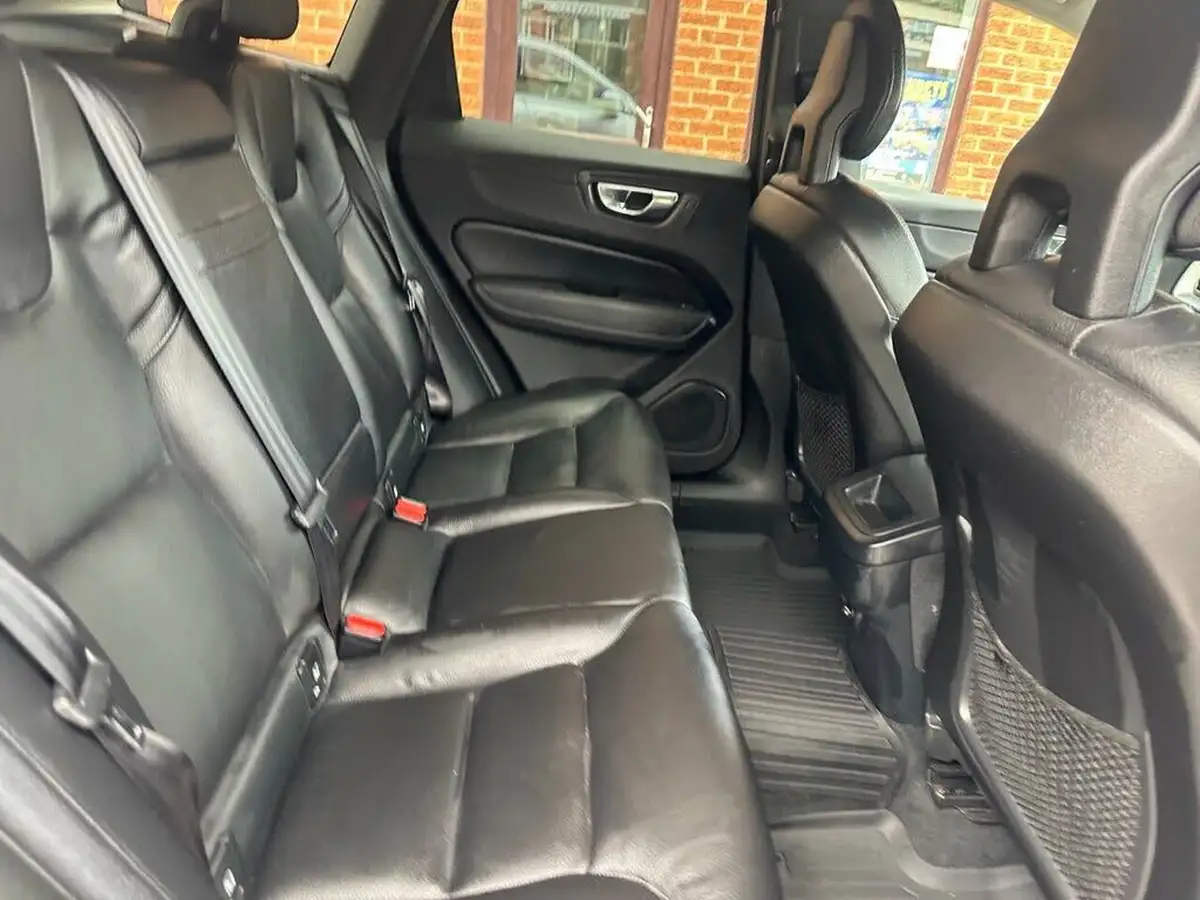 2018-volvo-xc60-20td-d4-momentum-4x4-big-20