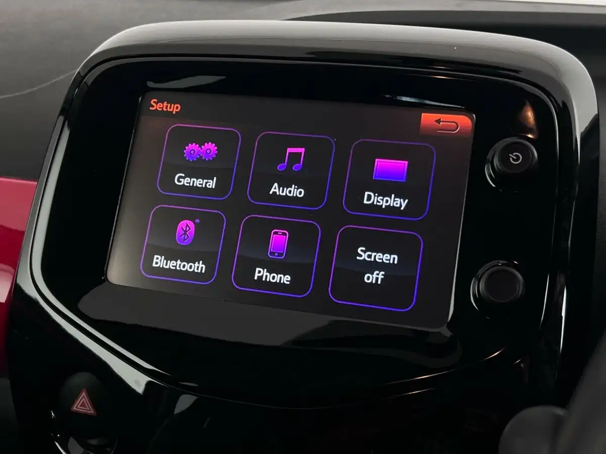 2017-toyota-aygo-10-vvt-i-x-style-71bhp-x-shift-big-32