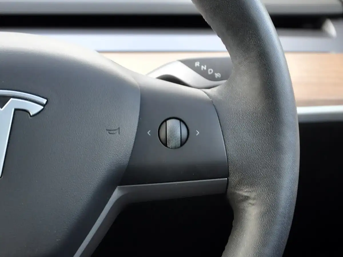 2022-tesla-model-3-e-long-range-big-53
