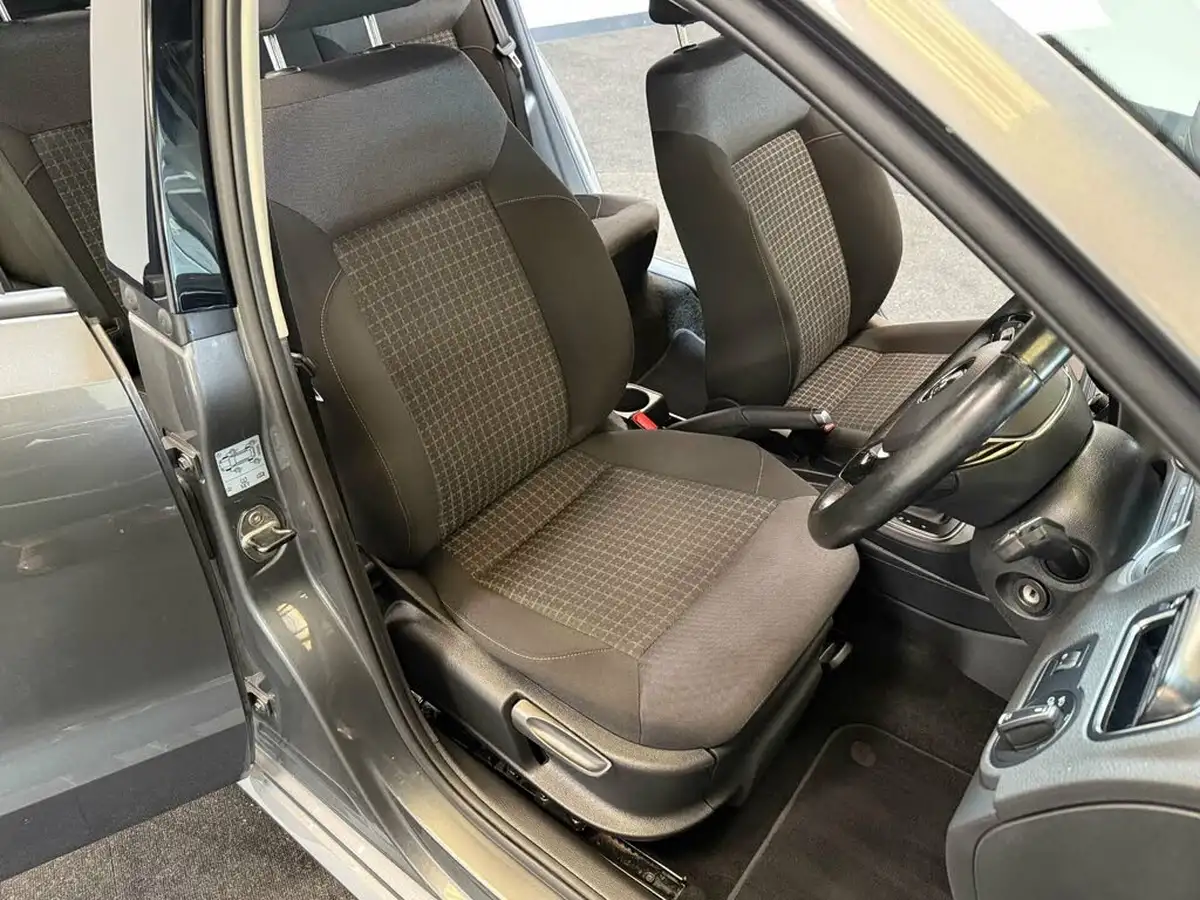 2016-volkswagen-polo-12-tsi-match-5d-dsg-big-10