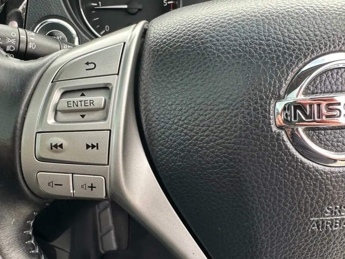 2014-nissan-qashqai-15dci-acenta-premium-big-38