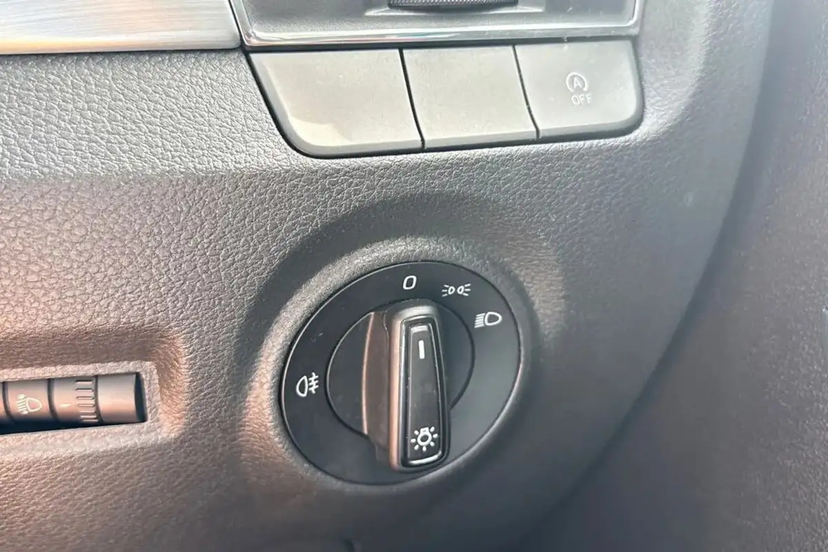2018-skoda-fabia-10-tsi-se-95ps-ss-hatchback-big-28