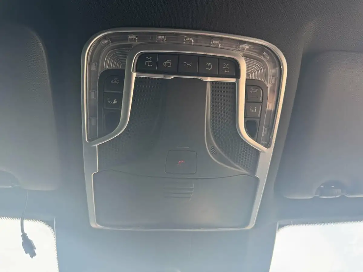 2022-mercedes-benz-eqv-e-eqv-300-sport-big-22