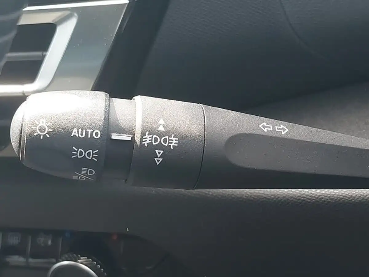 2021-citroen-c4-12-puretech-sense-plus-big-13