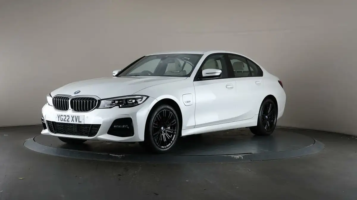 2022-bmw-3-series-20-330e-m-sport-pro-pack-saloon-4d-big-43