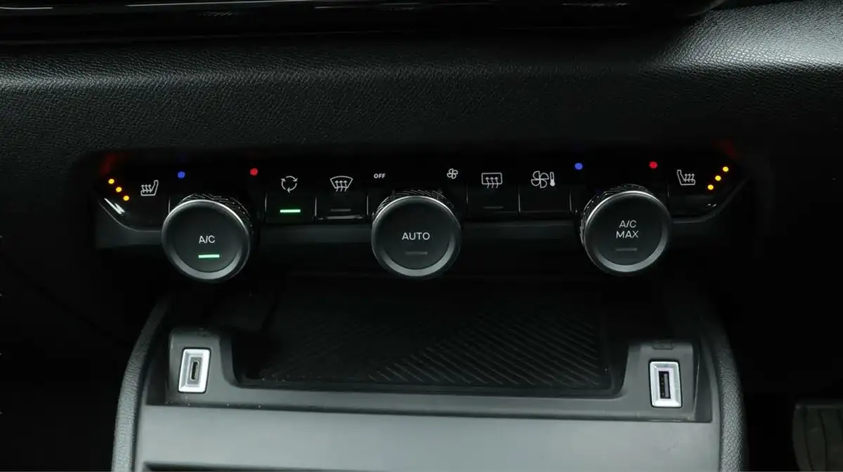2023-citroen-c4-12-puretech-c-series-edition-eat8-big-12