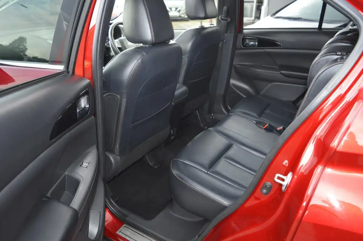 2018-mitsubishi-eclipse-cross-15-4-auto-big-9