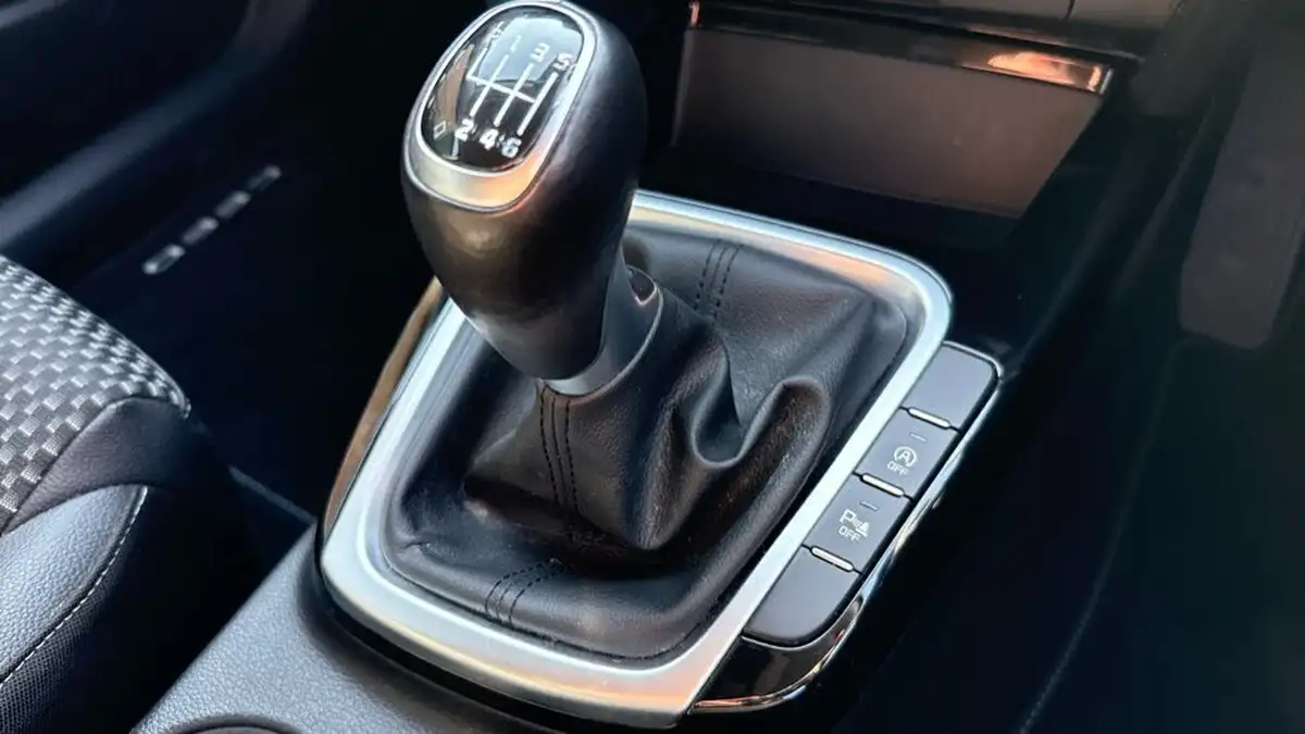 2019-kia-ceed-14-t-gdi-3-hatchback-big-40