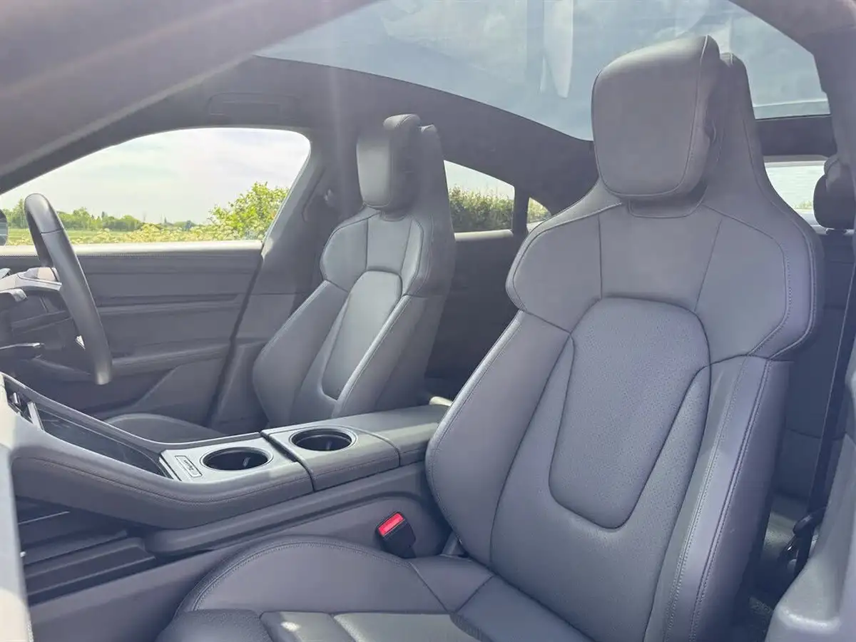 2020-porsche-taycan-e-4s-571ps-performance-battery-plus-big-12