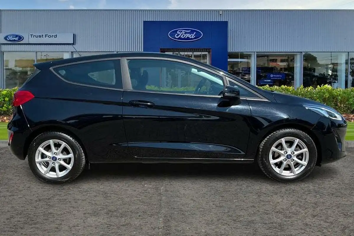 2019-ford-fiesta-10t-zetec-ss-3d-big-2