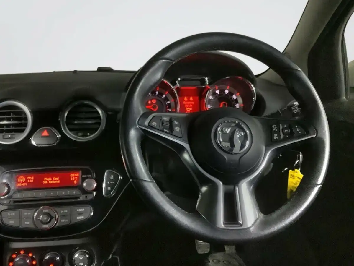 2013-vauxhall-adam-14-glam-100ps-ecoflex-ss-big-15