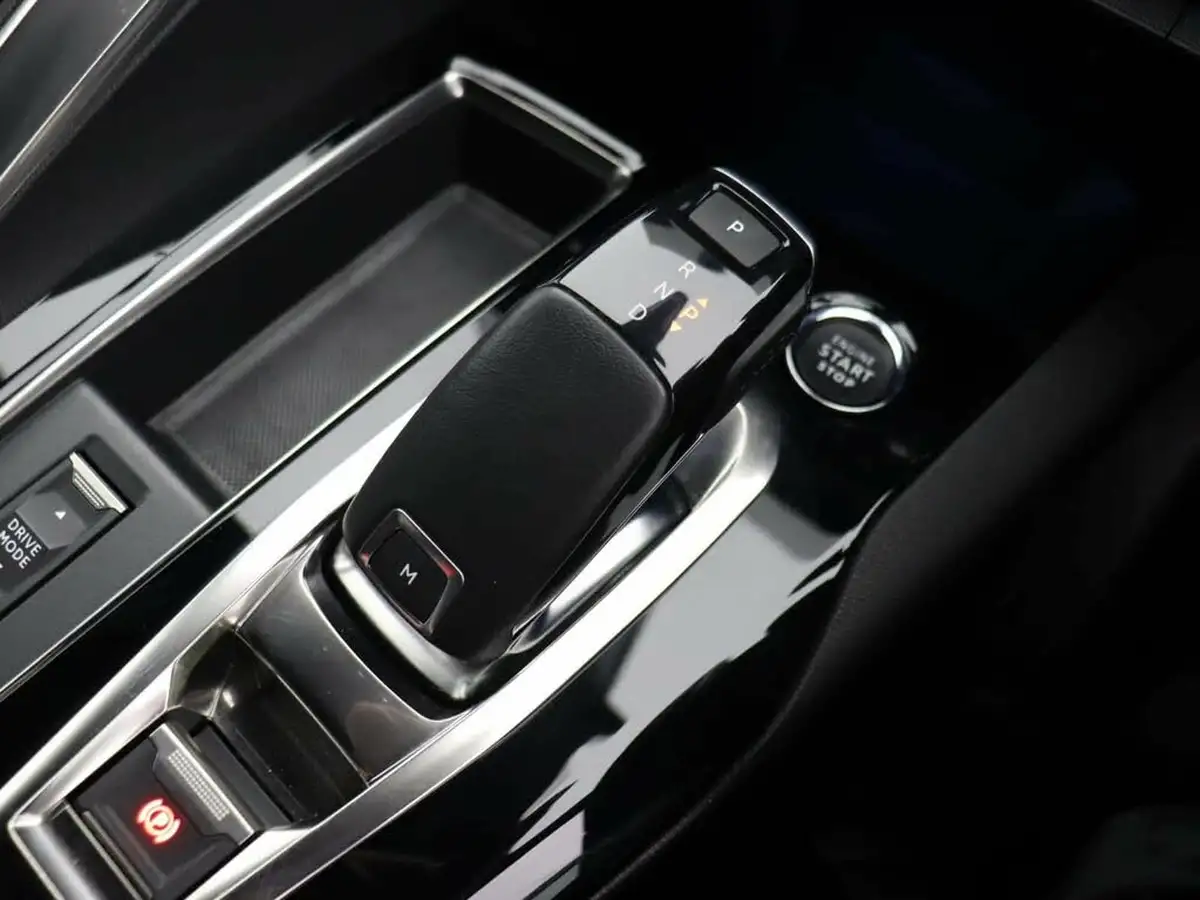 2022-peugeot-3008-suv-12-puretech-gt-eat8-big-38