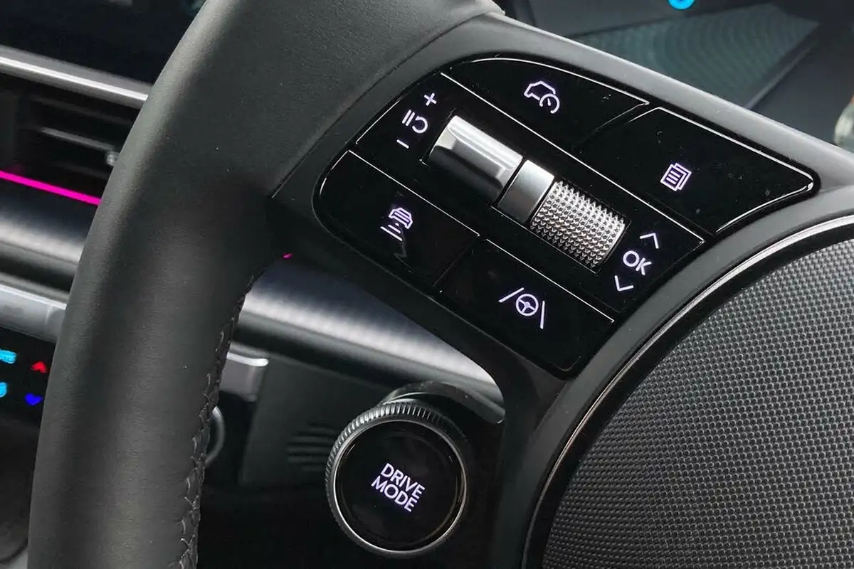 2024-hyundai-ioniq-6-e-premium-228ps-single-rwd-big-28