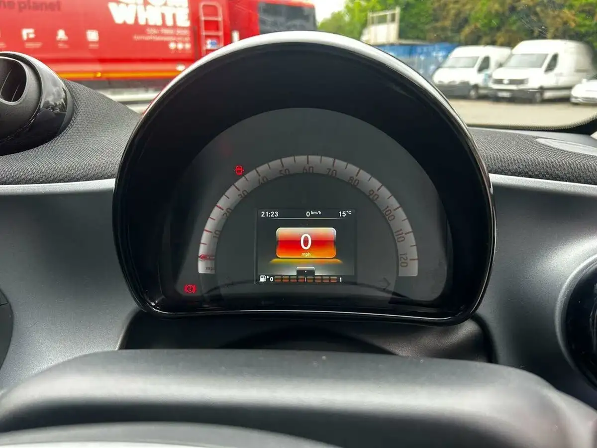 2018-smart-forfour-10-passion-71bhp-big-15