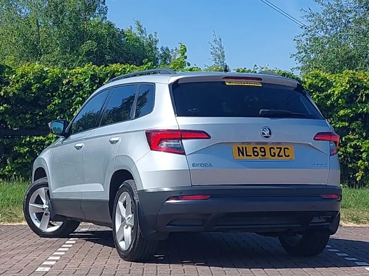 2019-skoda-karoq-16tdi-se-big-1