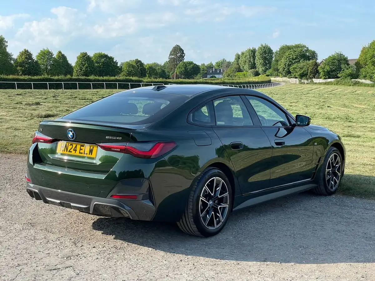 2024-bmw-i4-e-edrive40-m-sport-pro-packtech-pack-big-14