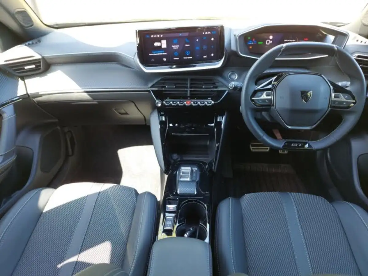 2024-peugeot-2008-suv-e-gt-136ps-50kwh-big-2