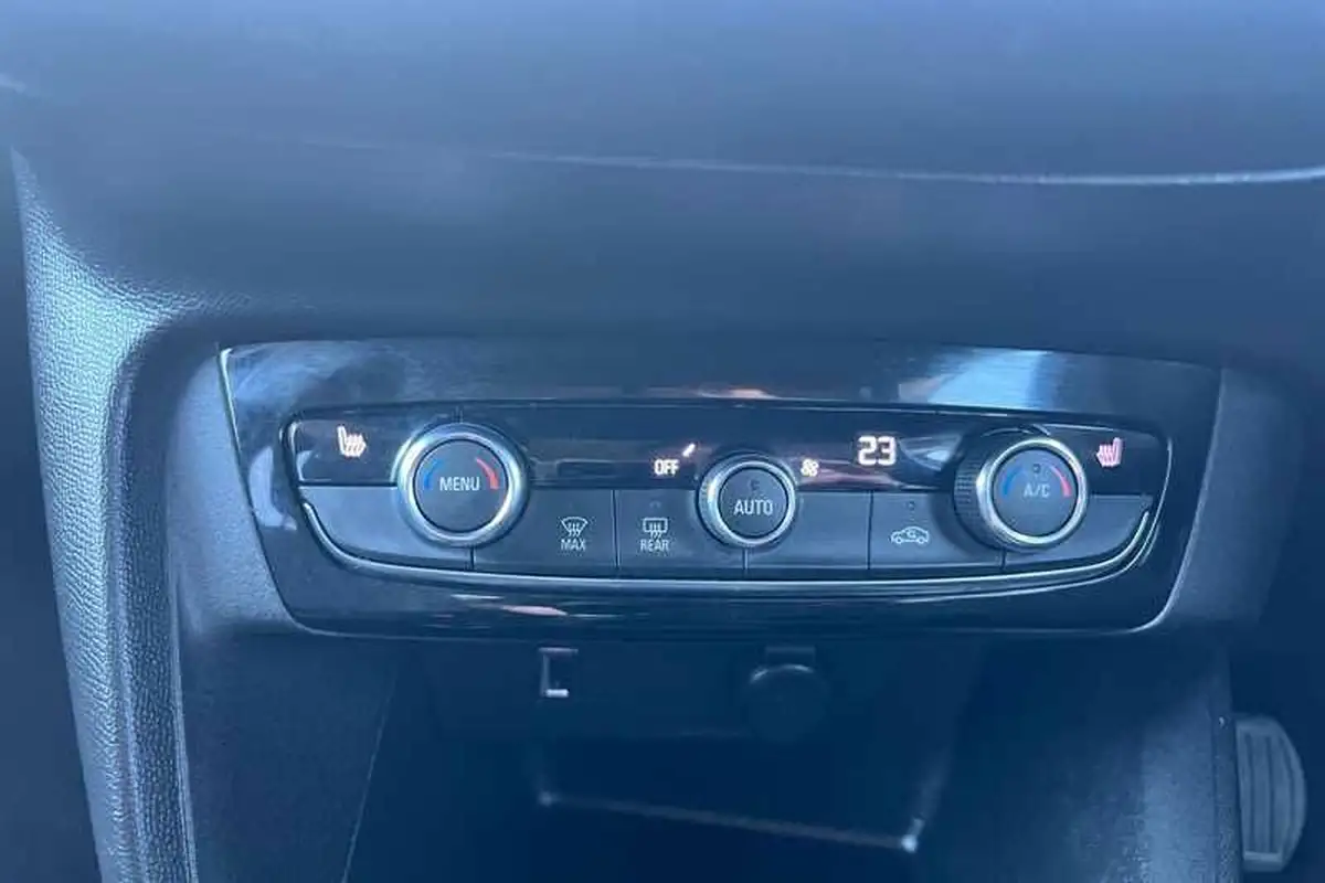 2022-vauxhall-corsa-12i-elite-edition-big-14