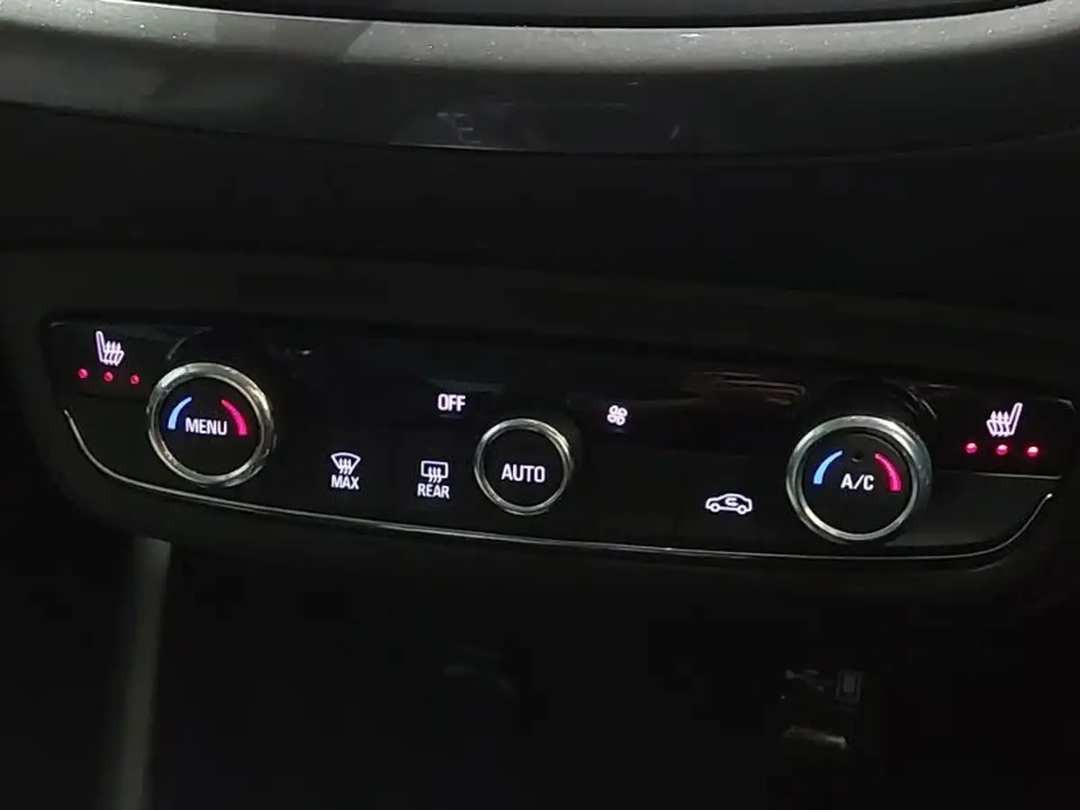 2022-vauxhall-crossland-15-elite-edition-120ps-auto-big-14