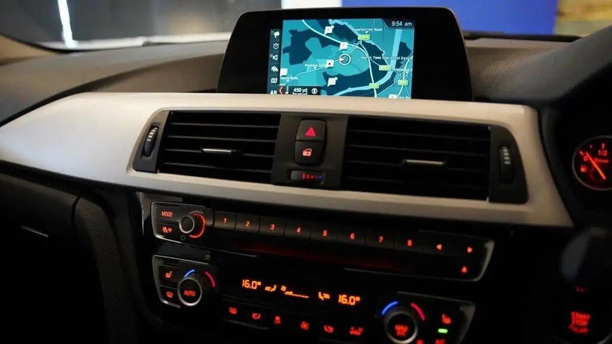 2019-bmw-3-series-20td-318d-se-150bhp-ss-touring-5d-big-8