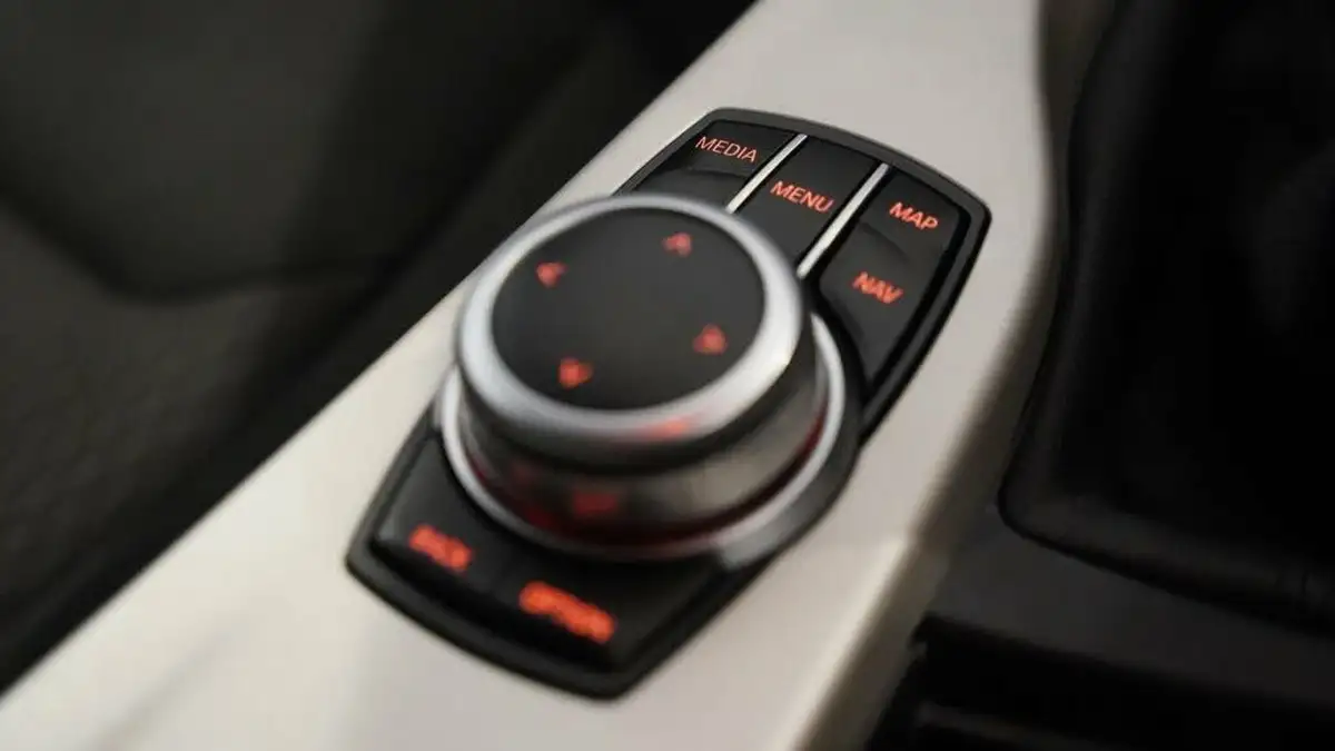 2019-bmw-3-series-20td-318d-se-150bhp-ss-touring-5d-big-32