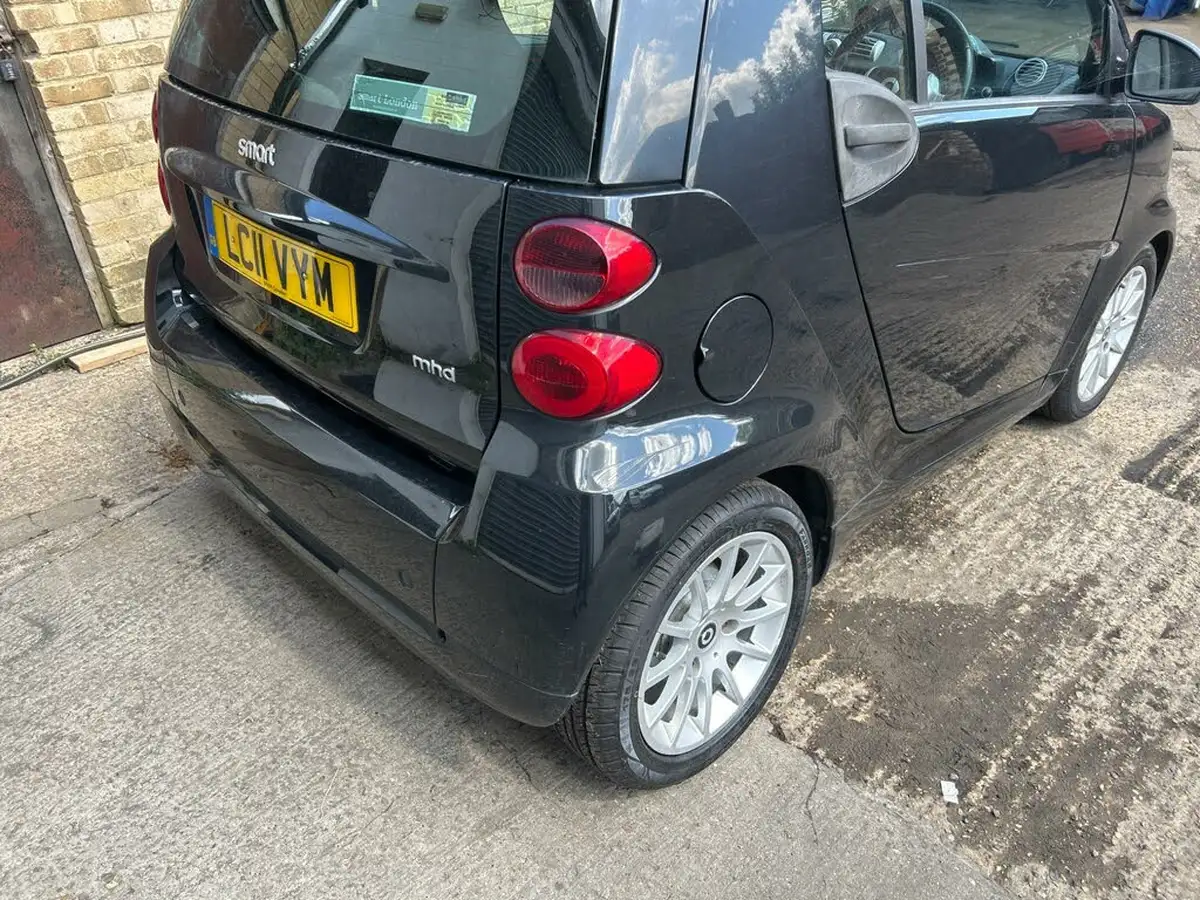 2011-smart-fortwo-10-passion-71bhp-coupe-softouch-big-5