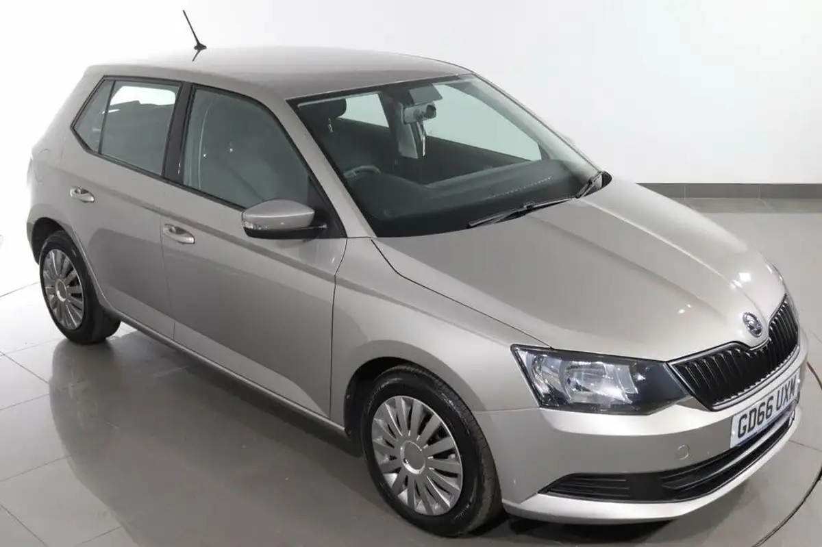2017-skoda-fabia-10-mpi-s-hatchback-big-16