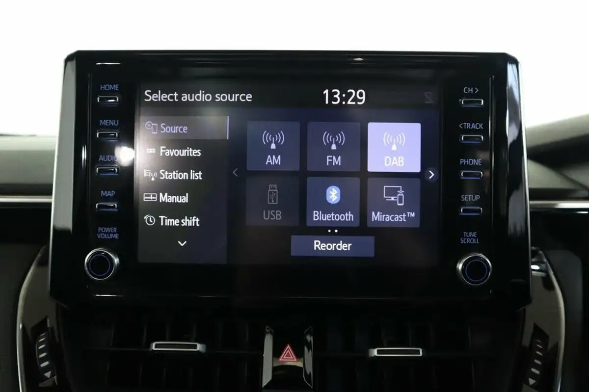 2019-toyota-corolla-18-vvt-i-design-trk-hatchback-5d-big-32