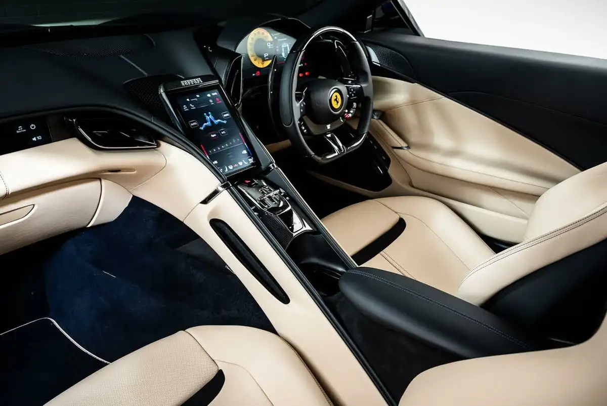 2022-ferrari-roma-38t-v8-f1-dct-ss-620ps-coupe-big-38