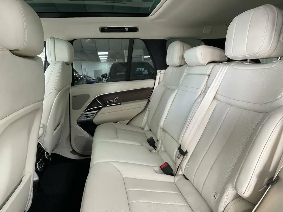 2022-land-rover-range-rover-30-d300-se-big-33