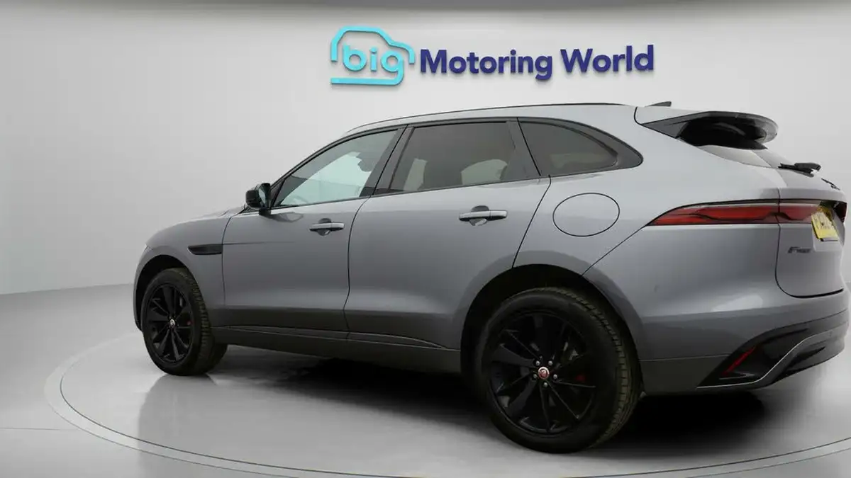 2022-jaguar-f-pace-20-p250-r-dynamic-black-big-4