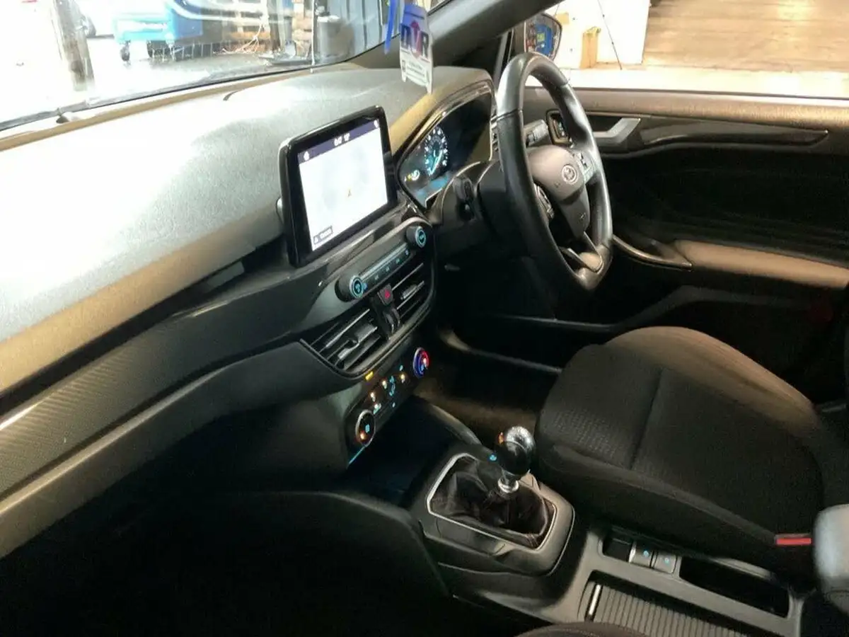 2019-ford-focus-10t-st-line-hatchback-big-22