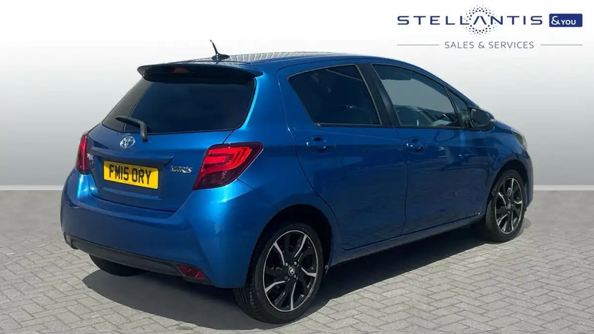 2015-toyota-yaris-133-sport-big-2