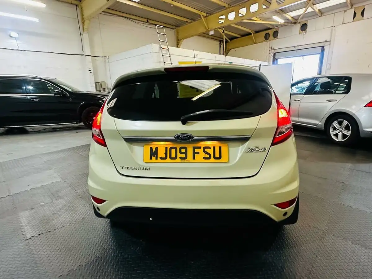 2009-ford-fiesta-16-titanium-5d-big-14