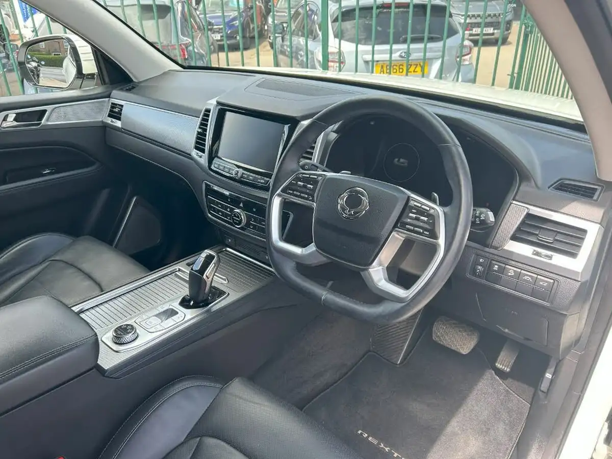 2023-kgm-ssangyong-rexton-22td-ultimate-big-19