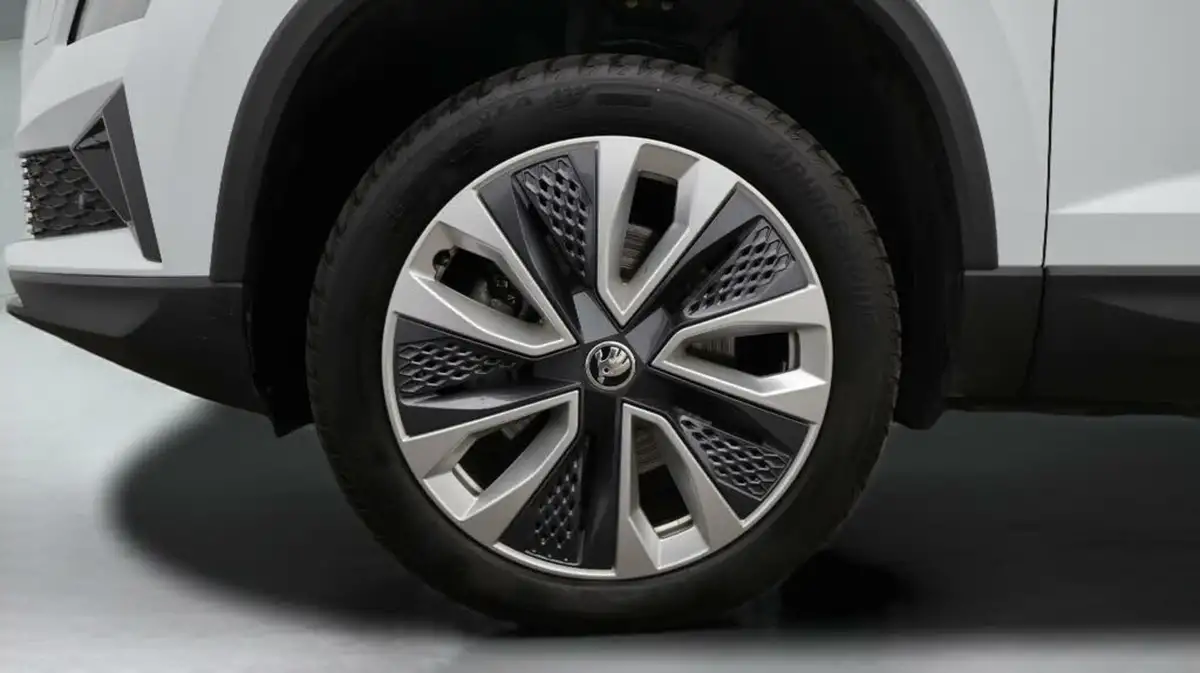 2023-skoda-karoq-15-tsi-se-l-dsg-big-18