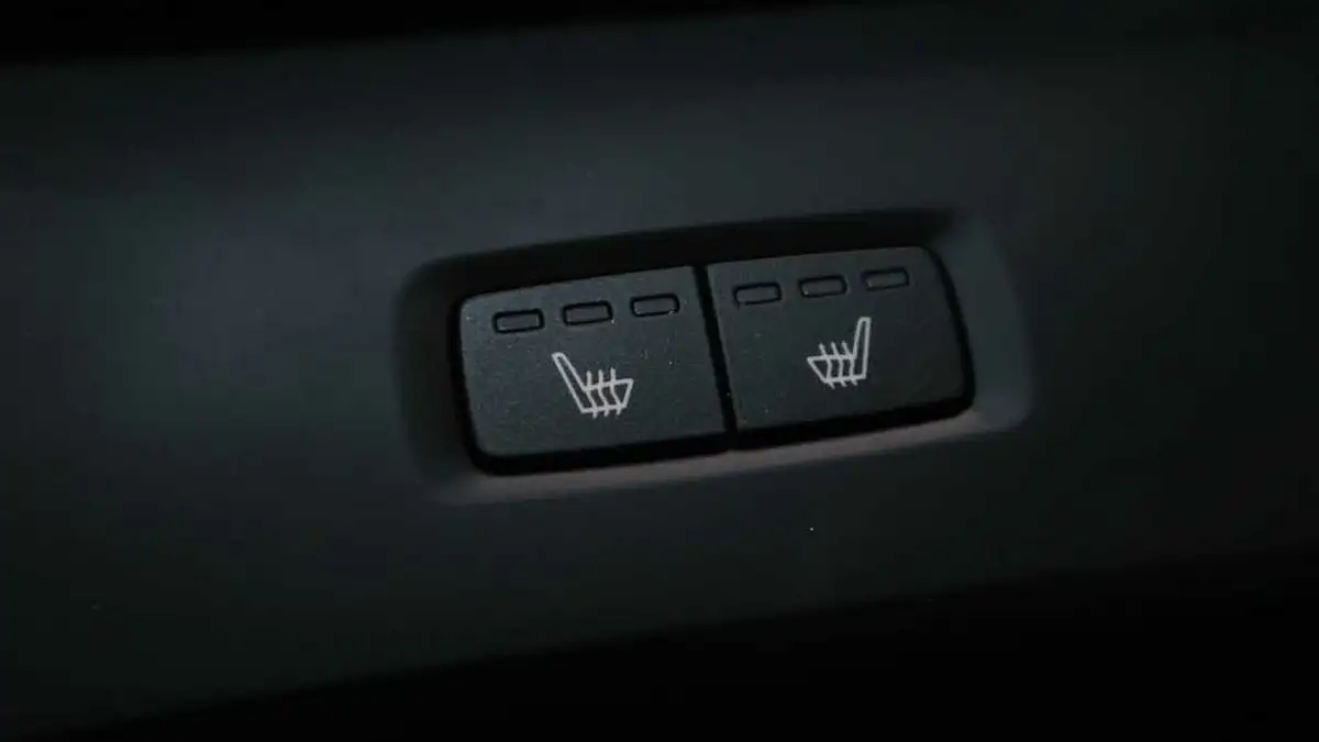 2024-volvo-xc60-20-t8-ultimate-dark-big-18
