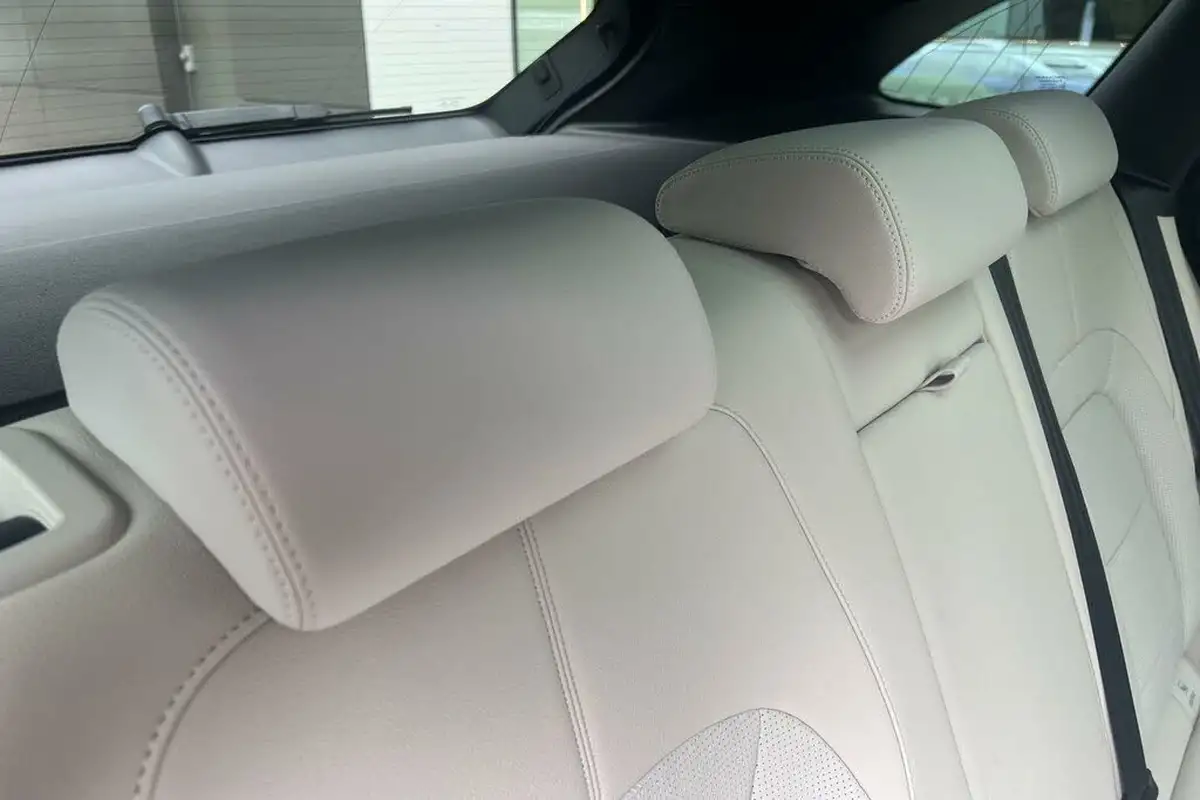 2024-jaguar-f-pace-20-d200-r-dynamic-se-black-90th-anniversary-edition-big-26