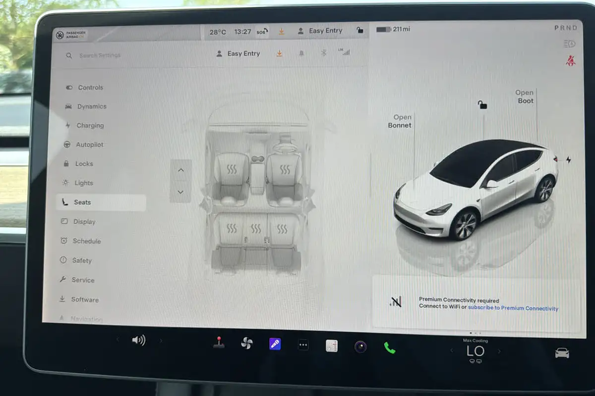 2022-tesla-model-y-e-long-range-big-46